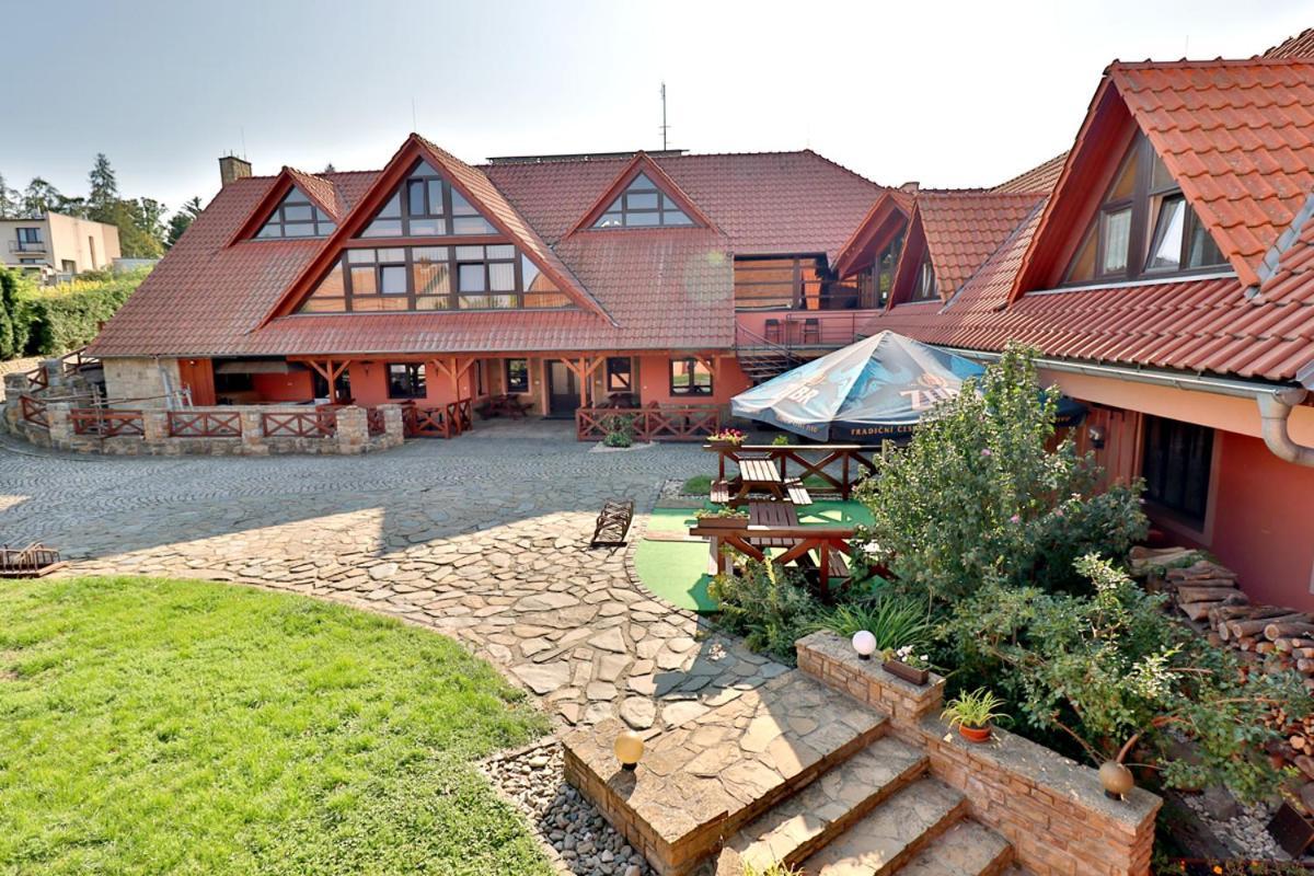 Bezmerovsky Dvur Kroměříž מראה חיצוני תמונה